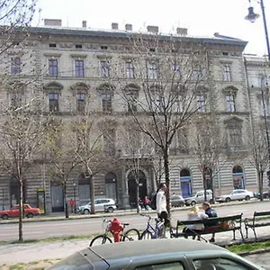 adagio-hostel-10-oktogon.inbudapesthotels.com/